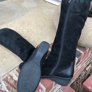 Aquatalia fine Italian made suede boots size 8